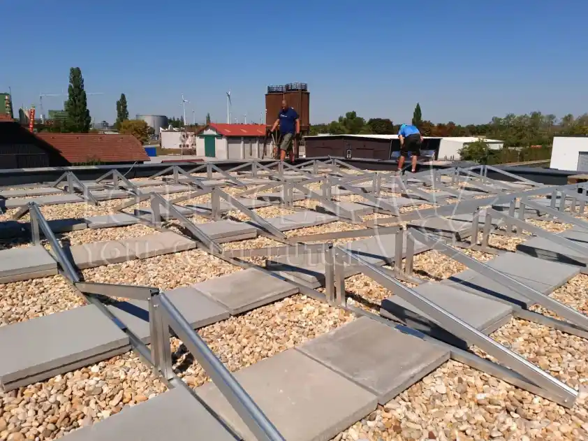 ວິທີການຕິດຕັ້ງລະບົບຕິດຕັ້ງ solar ballast ຕາເວັນອອກ - ຕາເວັນຕົກ?